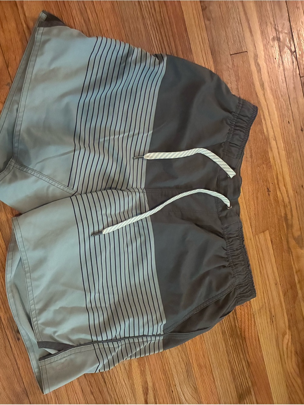 Vuori Men's Gray Two-Tone Athletic Shorts with Stripe Detail